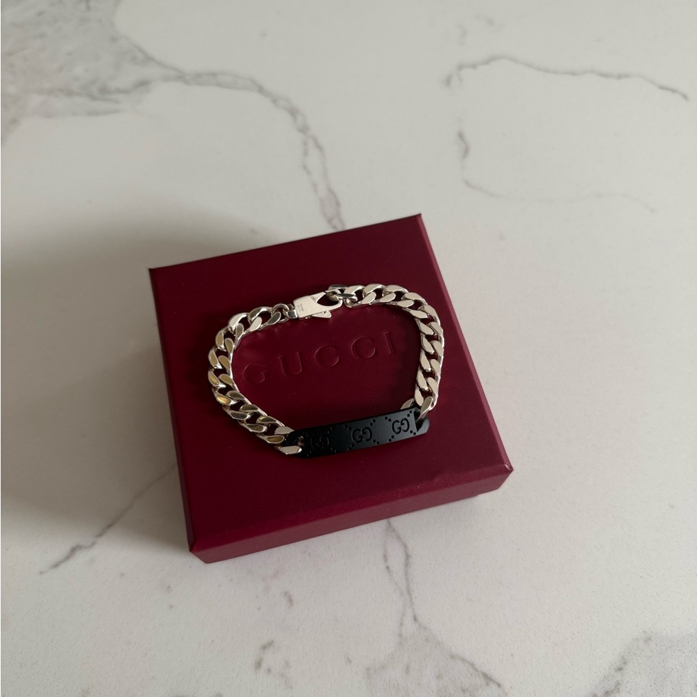 Gucci Men's Silver and Black Chain Bracelet